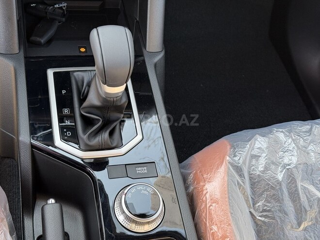 Mitsubishi L200-17