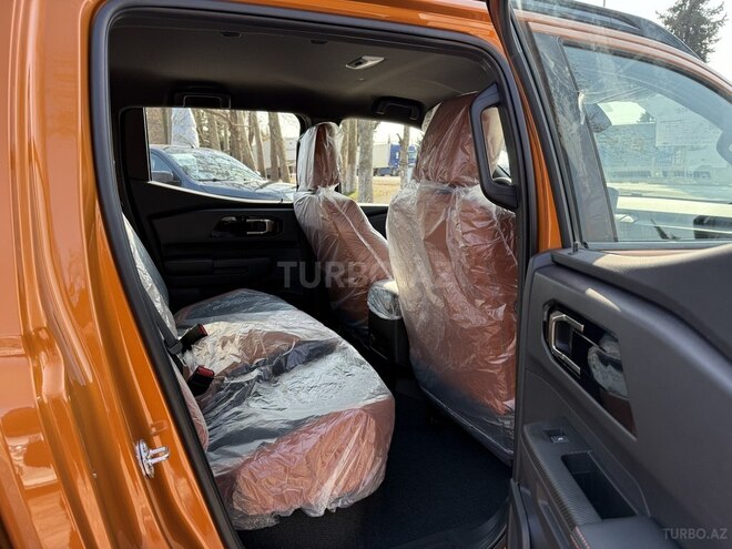 Mitsubishi L200-11