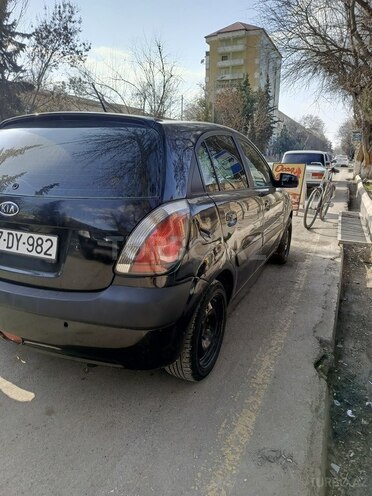 Kia Rio 2006, 315,000 km - 1.5 l - Salyan