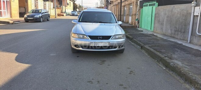 Opel Vectra 2000, 235,000 km - 2.0 л - Qazax