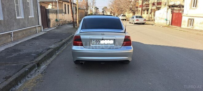 Opel Vectra 2000, 235,000 km - 2.0 л - Qazax
