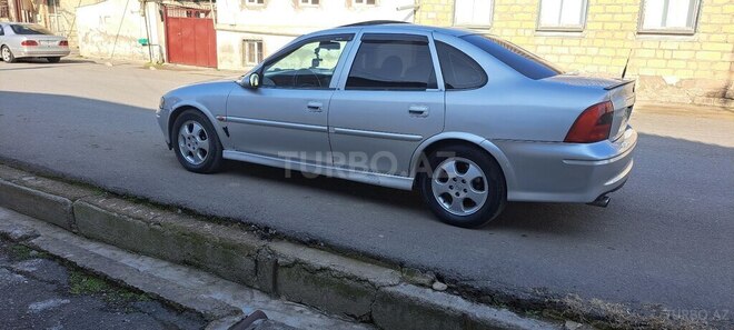 Opel Vectra 2000, 235,000 km - 2.0 л - Qazax
