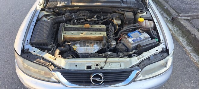Opel Vectra 2000, 235,000 km - 2.0 л - Qazax