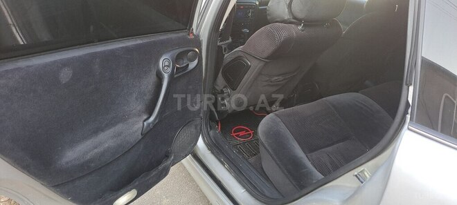 Opel Vectra 2000, 235,000 km - 2.0 л - Qazax