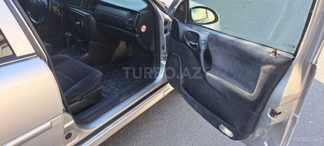 Opel Vectra 2000, 235,000 km - 2.0 л - Qazax