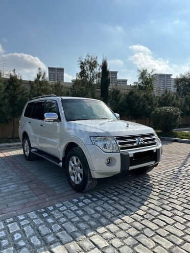 Mitsubishi Pajero 2010, 193,258 km - 3.5 l - Bakı