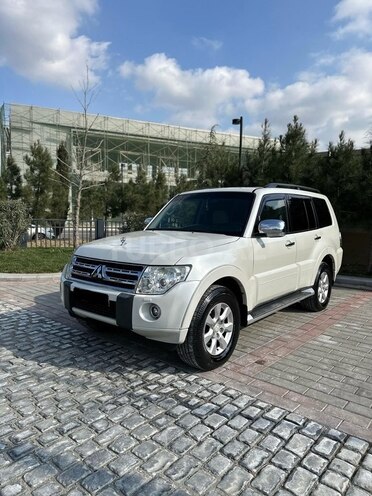 Mitsubishi Pajero 2010, 193,258 km - 3.5 l - Bakı