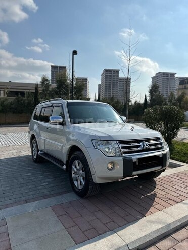 Mitsubishi Pajero 2010, 193,258 km - 3.5 l - Bakı