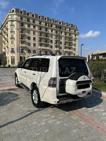 Mitsubishi Pajero 2010, 193,258 km - 3.5 l - Bakı