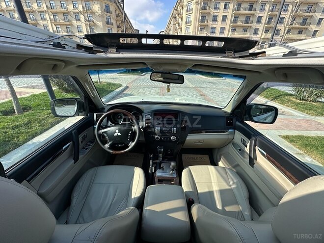 Mitsubishi Pajero 2010, 193,258 km - 3.5 l - Bakı