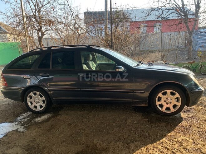 Mercedes C 220 d 2002, 200,000 km - 2.2 л - Qazax