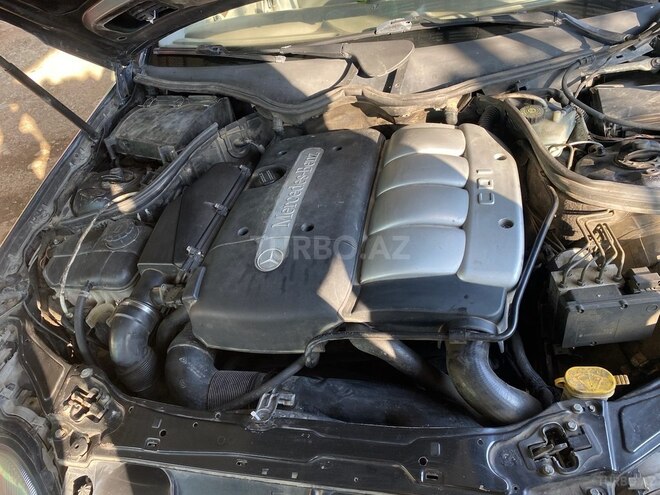 Mercedes C 220 d 2002, 200,000 km - 2.2 л - Qazax