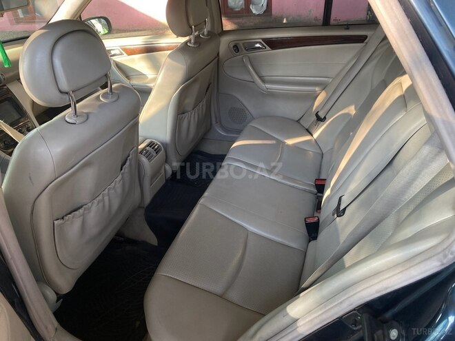 Mercedes C 220 d 2002, 200,000 km - 2.2 л - Qazax