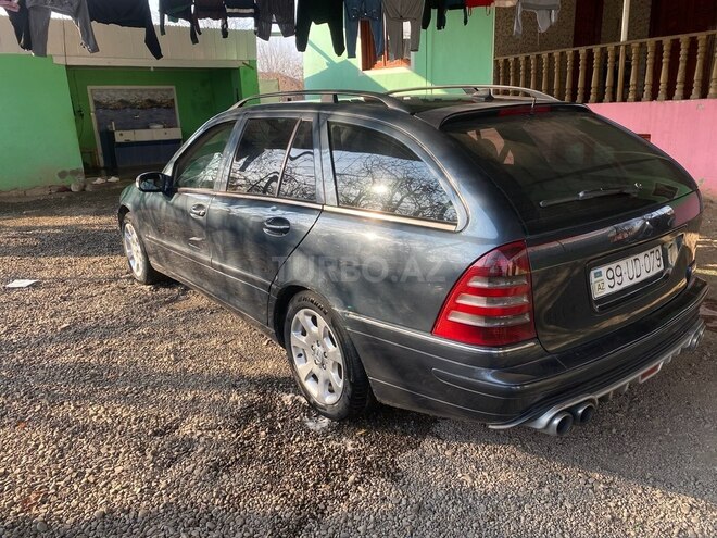 Mercedes C 220 d 2002, 200,000 km - 2.2 л - Qazax