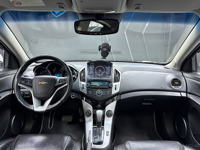 Chevrolet Cruze-12