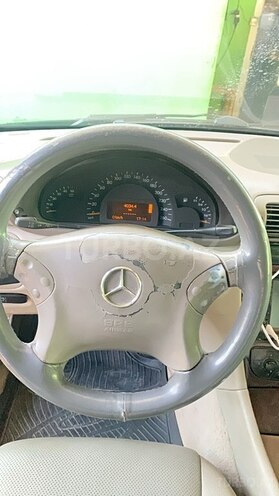 Mercedes C 220 d 2002, 200,000 km - 2.2 л - Qazax
