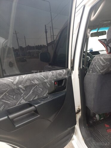 Mitsubishi Pajero io 2000, 320,000 km - 1.8 l - Şirvan