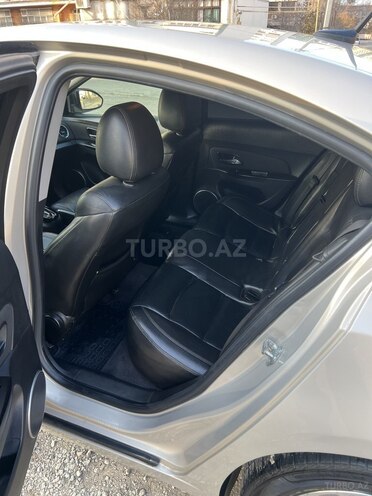 Chevrolet Cruze-9