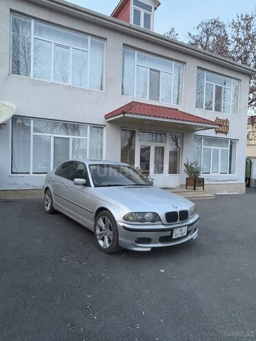 BMW 325 2001, 325,000 km - 2.5 l - Quba