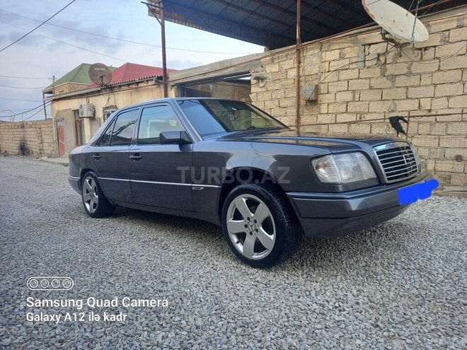 Mercedes E 220 1995, 292,800 km - 2.2 l - Bakı