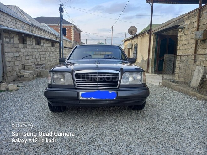 Mercedes E 220 1995, 292,800 km - 2.2 l - Bakı