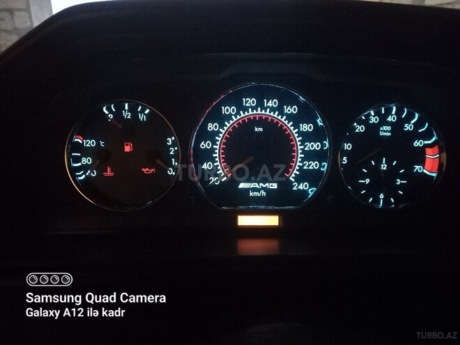 Mercedes E 220 1995, 292,800 km - 2.2 l - Bakı