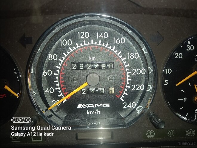 Mercedes E 220 1995, 292,800 km - 2.2 l - Bakı
