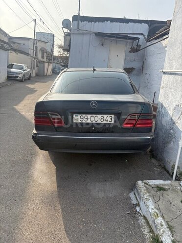 Mercedes E 240 2000, 443,000 km - 2.4 l - Bakı
