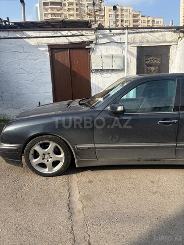 Mercedes E 240 2000, 443,000 km - 2.4 l - Bakı