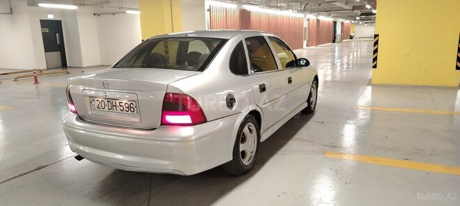 Opel Vectra 1999, 385,000 km - 1.6 l - Gəncə