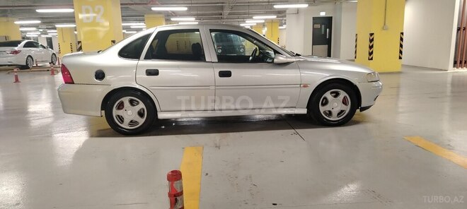 Opel Vectra 1999, 385,000 km - 1.6 l - Gəncə