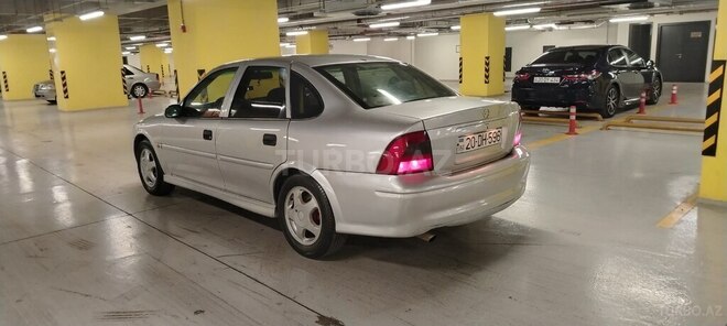 Opel Vectra 1999, 385,000 km - 1.6 l - Gəncə