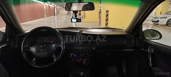 Opel Vectra 1999, 385,000 km - 1.6 l - Gəncə