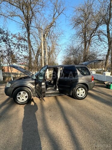 Ford Escape 2002, 220,000 km - 3.0 l - İmişli