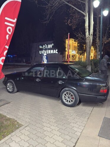 Mercedes E 200 1993, 321,450 km - 2.2 l - Tovuz