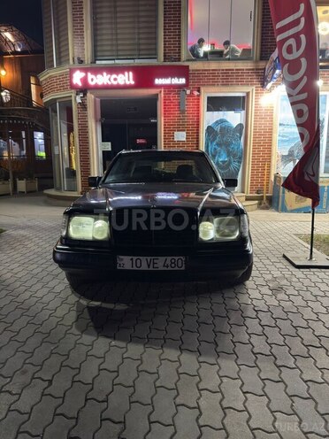 Mercedes E 200 1993, 321,450 km - 2.2 l - Tovuz
