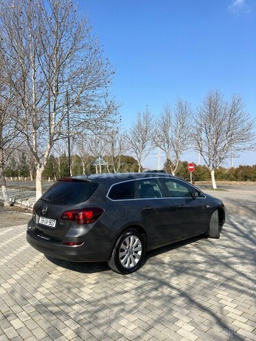 Opel Astra 2011, 424,300 km - 1.7 л - Bakı