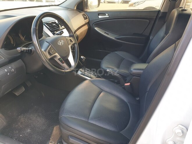 Hyundai Accent-8
