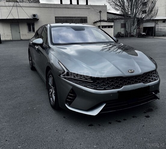 Kia K5-1