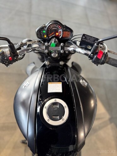 Suzuki SFV 650 Gladius-6