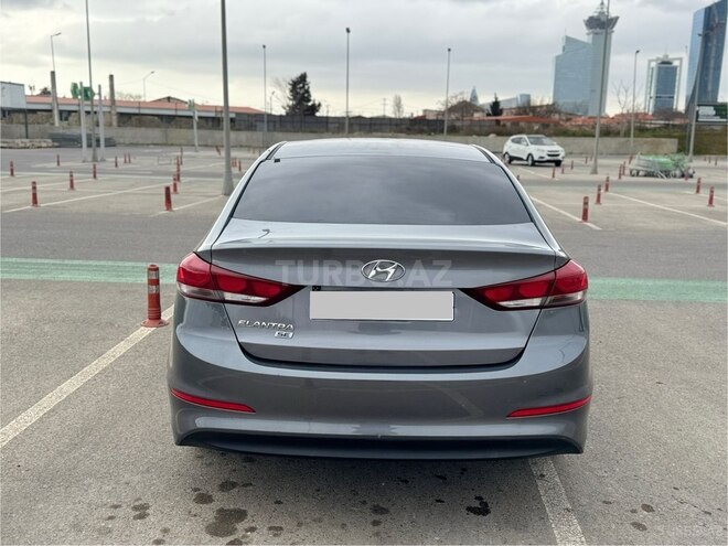 Hyundai Elantra 2018, 136,000 km - 2.0 л - Bakı