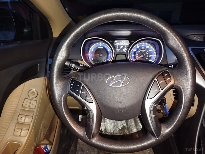 Hyundai Elantra 2002, 168,981 km - 1.8 l - Qusar