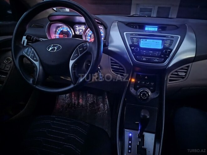 Hyundai Elantra 2002, 168,981 km - 1.8 l - Qusar