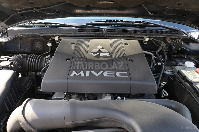 Mitsubishi Pajero 2012, 360,000 km - 3.8 л - Bakı