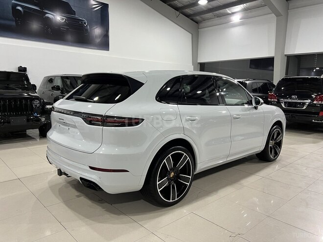 Porsche Cayenne-7