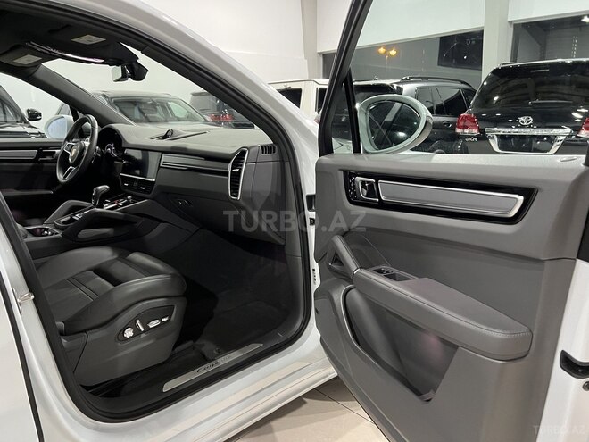 Porsche Cayenne-14
