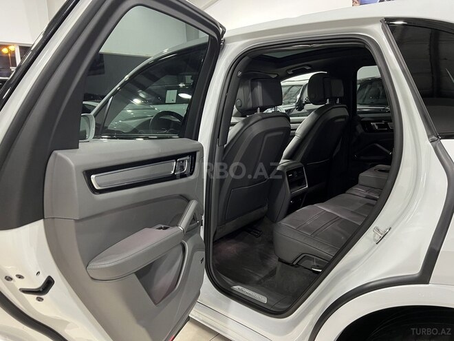 Porsche Cayenne-19