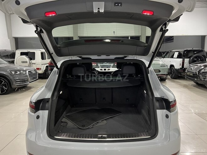 Porsche Cayenne-21
