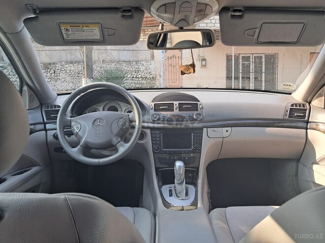 Mercedes E 320 2002, 235,000 km - 3.2 l - Qazax