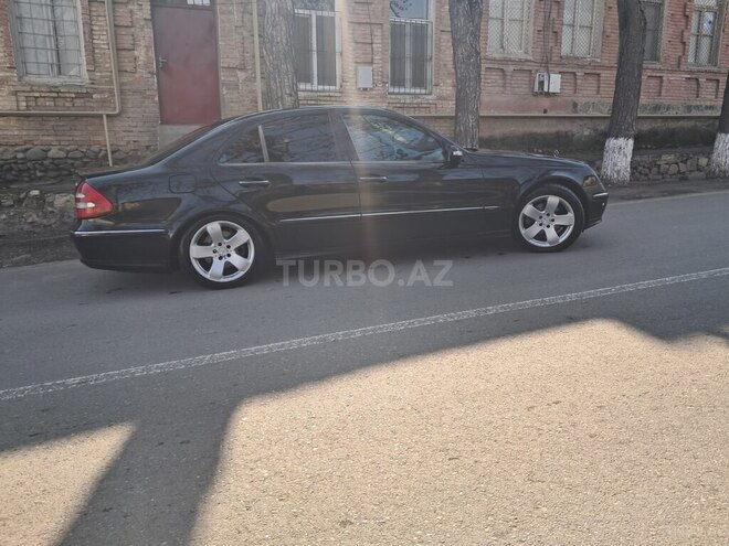 Mercedes E 320 2002, 235,000 km - 3.2 l - Qazax